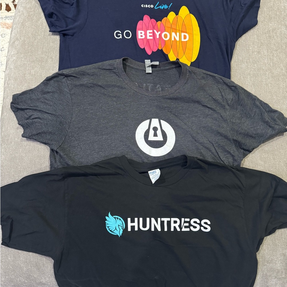 Lot of 3 Men’s Cyber IT Tech shirts size Large, Cisco, Huntress, Threat Locker